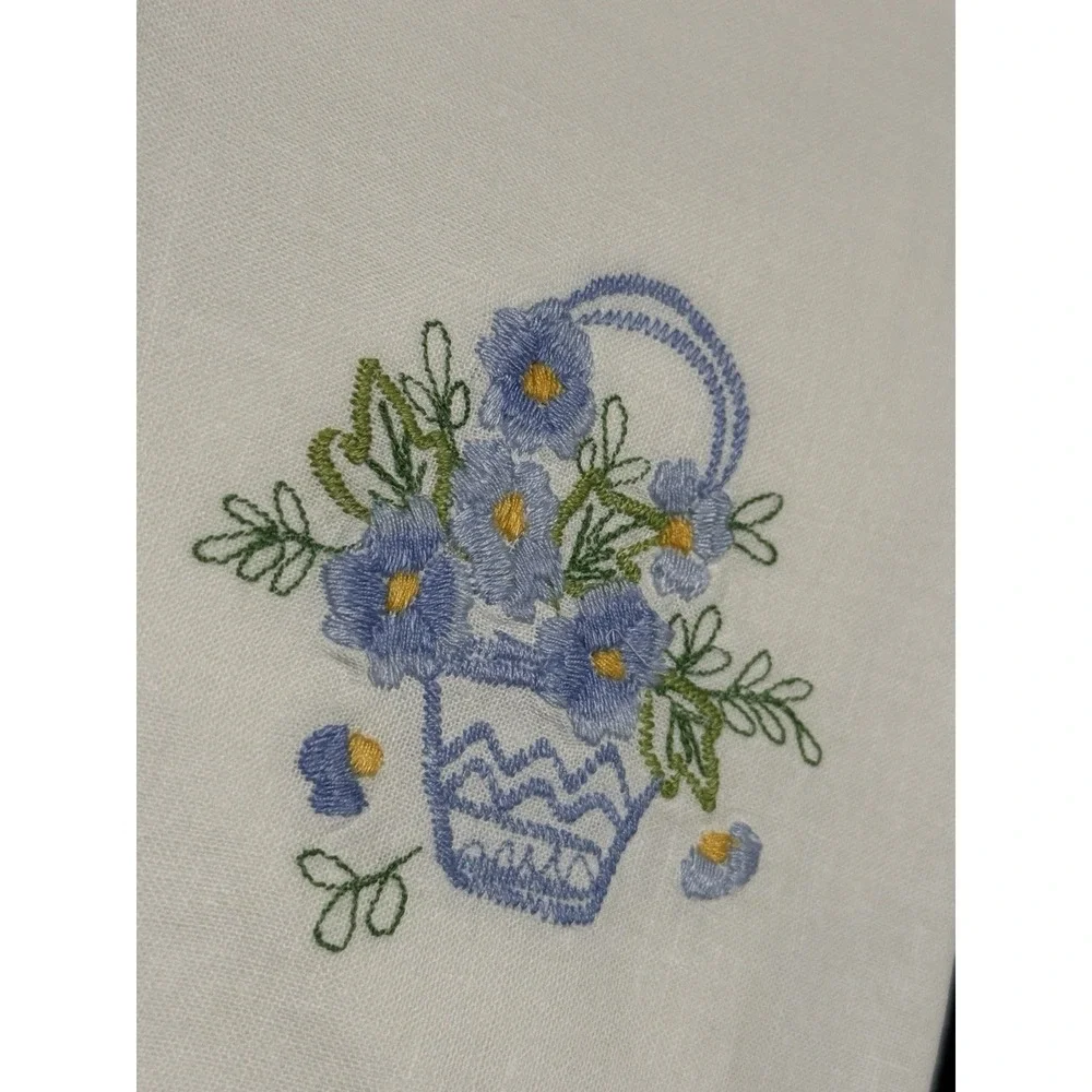 Vintage New Embroidered Flower Basket Linen Hand Tea Towel